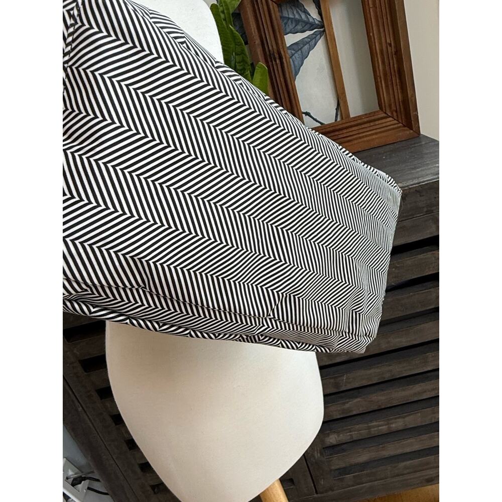 JuJuBe HoboBe Diaper Bag Onyx Black Magic Chevron Crossbody Shoulder Bag NWOT - Picture 8 of 15